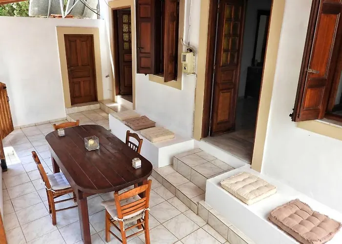 شقة Traditional Efterpi Chalki Town